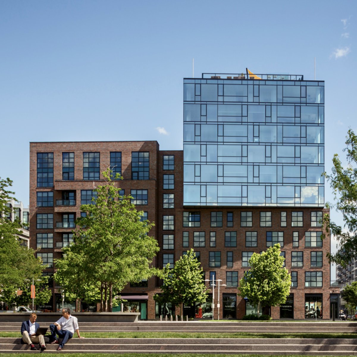 themaxcollab's tweet image. Arris (2016)—Luxury apartments situated within 5 million sq. ft. of historic Navy land, converted by Forest City into The Yards. The reflective outer shell of Arris emphasizes its place on the Washington D.C. riverfront—one of the most striking places to live in the city.⁠