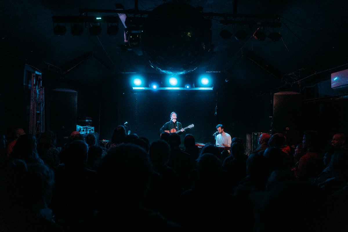 geckoofficial's tweet photo. Bristol! I love you a lot. Thanks to everybody who made it along. And thanks to @_natalieholmes for her incredible support set &amp; to @chrisreadmusic for his keys of delight.

Photos by @ashleabeaphoto https://t.co/GohIkx55P9