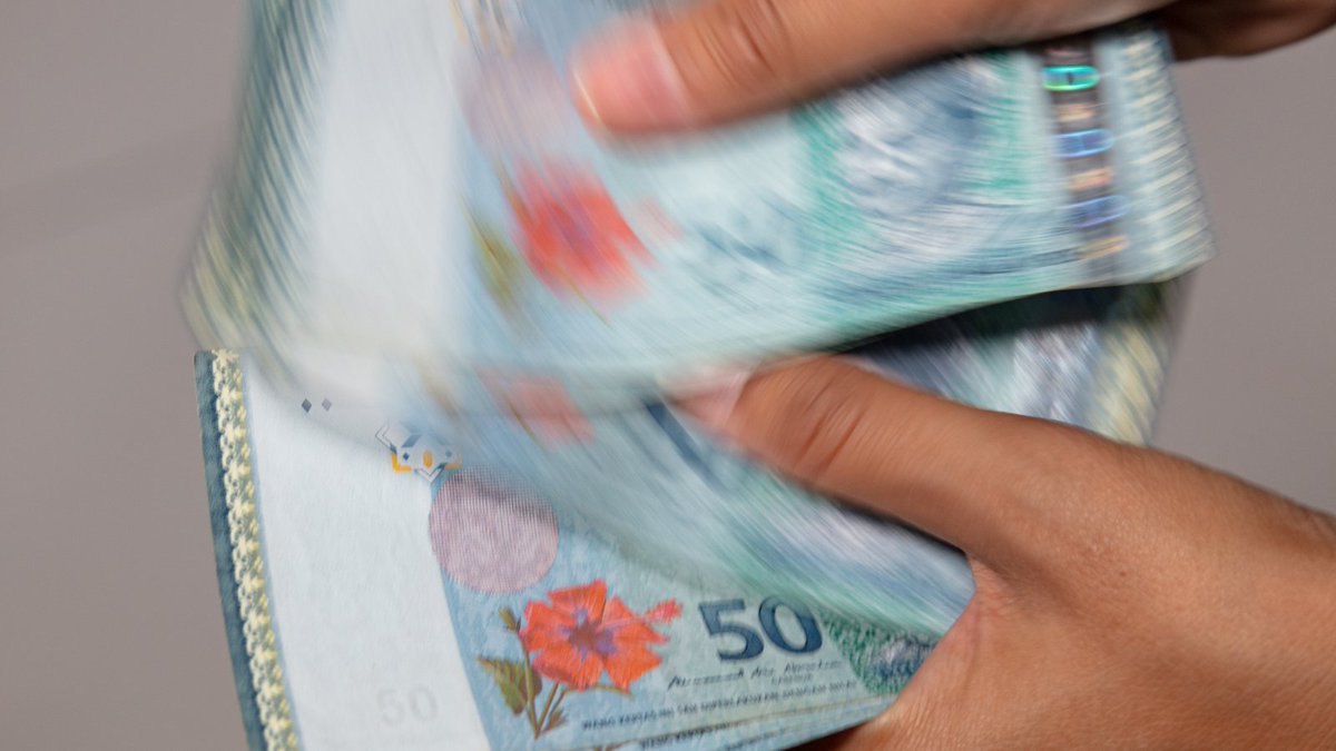 Pelabur_Bijak's tweet photo. 📣GIVEAWAY EKSPRESS ⚡️

Next 48 jam terus pilih & bank in RM50 kepada 
4 orang yang bertuah

Cara penyertaan :

1. Follow @Pelabur_Bijak 
2. Retweet ini & tweet di bawah ni.
3. Reply meme latest yang korang ada

Go ! 48 jam dari sekarang ‼️
