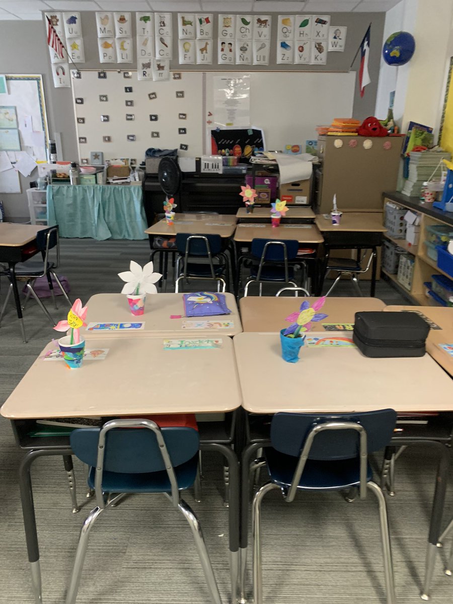 Teachluvspan's tweet photo. Thank you Ms. Ortiz class for spreading  kindness to our class!!! 💕💕💕 https://t.co/U3QH5ezP7y