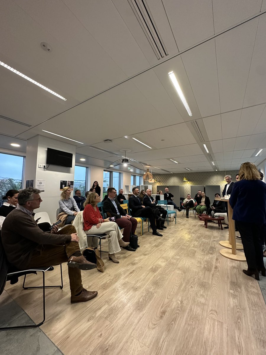 HorizonsGarches's tweet photo. Superbe soirée en cours sur le thème de l'Emploi des #Seniors !

De beaux invités, du monde et des questions intéressantes.
C'est un sujet important, il nous faut apporter de la réflexion.

#garches #rueil #horizonsleparti #neuilly
#EdouardPhilippe #reformedeseetraites https://t.co/vgrkMNHa0M