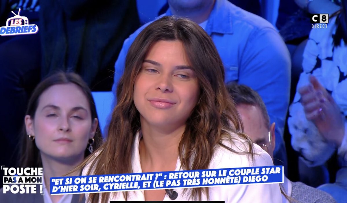 KarimAzzouz29's tweet photo. Mais Putin ca pue le fake là , et je suis sûr que demain #Cyrielle va faire des placements de produits ou de la télé-réalité #TPMP https://t.co/vOb45HrBkW