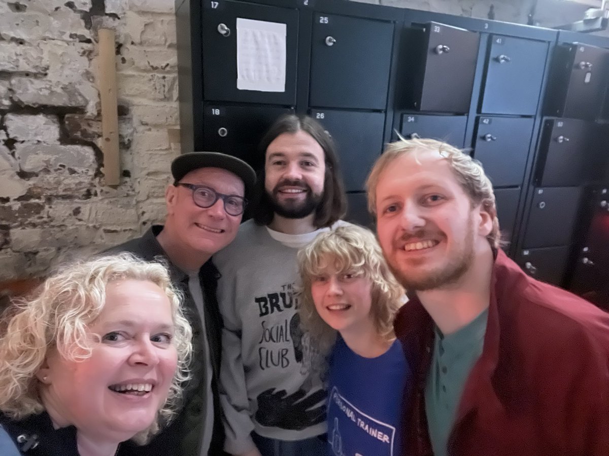 maxistar70's tweet image. Those @thebugclubband never stop n fab to hear new tracks and old at the white hotel on Saturday with some prog Rock in the mix with a great support @marcrileydj @BBC6Music by @mocktudors from Sheffield