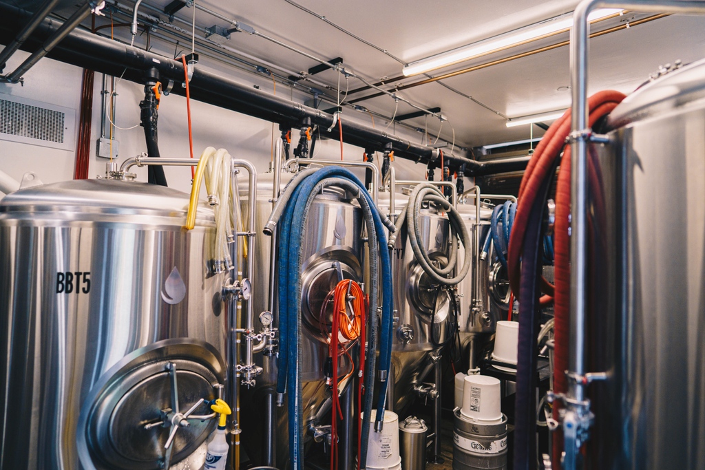 Here's a peak at where each drop of our lagers alchemically metamorphosize from wort into finished crispy biers like a caterpillar into a stunning butterfly. 

Tuesday is Litre Leaders from 6p-9p where you can get a litre of select Gemut lagers for the price of a half.

#PROST