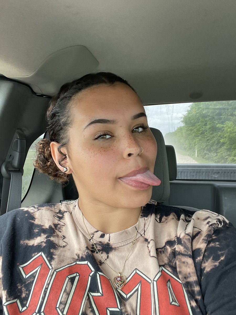 _mickett_'s tweet photo. glowing a little different these days🤭❤️‍🔥 https://t.co/CofQAHzMfi