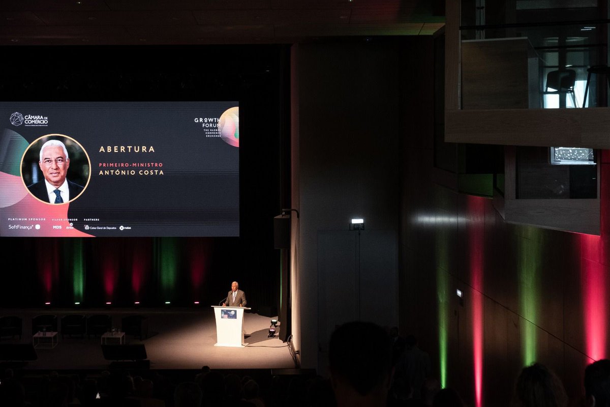 antoniocostapm's tweet photo. Na sessão de abertura do ‘Growth Forum’, da @CCIPortuguesa, recordei que o país dispõe, nos próximos anos, de um quadro de incentivos e apoios à capitalização das #empresas muito importante. https://t.co/Zeknwqo3RC