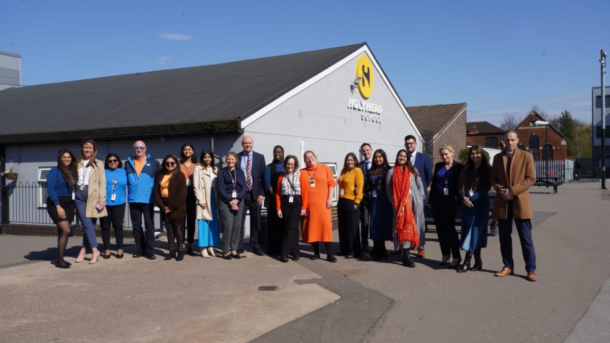HolyheadEvents's tweet image. Welcome back Holyhead, it was great to see so many of us in Blue &amp;amp; Orange today in celebration of Vaisakhi which was on the 14th of April. 

.
.
#teachwhatmatters #holyheadschool #vaisakhi #birmingham #sikh #religion #birthofkhalsa #springharvest @holyhead_school