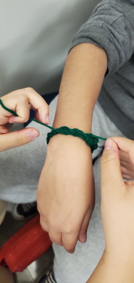 DPCDSBpowerMEup's tweet photo. Students from @stthomasmore19 teaching students to #crochet #dpguidance #dppowermeup https://t.co/p0an6bZGHI