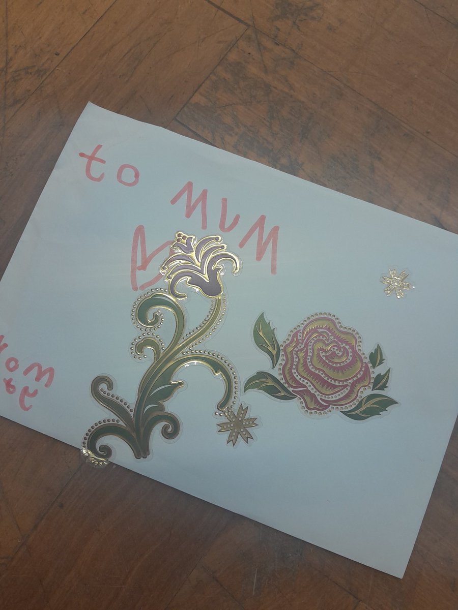 EB_ASC_TOPMARK's tweet photo. 🎨 KS1 have produced some beautiful Arts & Crafts today! An envelope decorated front and back, along with an envelope carrier! #TOPMARK https://t.co/ULHxTxey6J