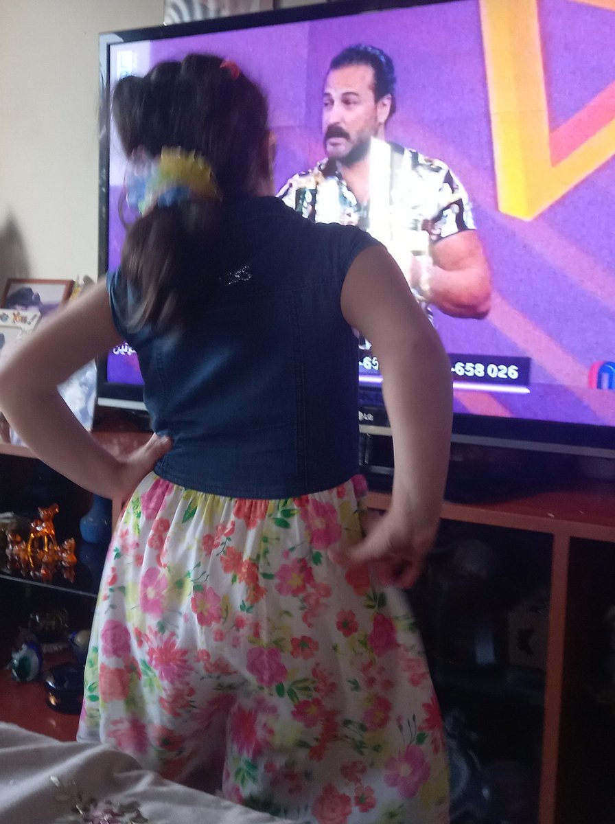 HudaEmLeila's tweet photo. @WissamRHanna @LBCILebanon #ما_تفكر_مرتين 
شو سر أنو الاولاد بحبوك؟ https://t.co/94DDwT4rkC