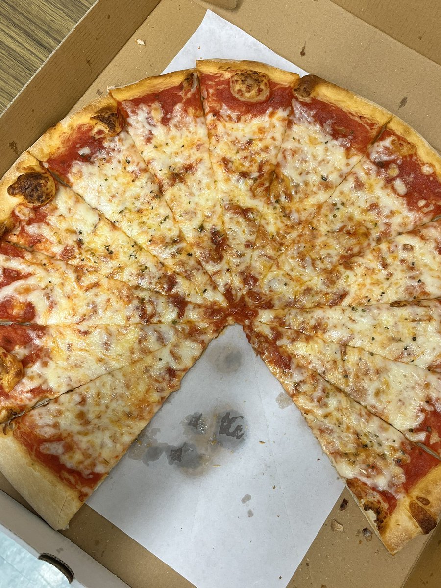 StilesKelley's tweet photo. The 3rd response from sending out our opinion paragraphs = a pizza party for everyone! Cheers to Scala’s Pizzeria on Brighton Ave for appreciating Ian’s writing!! #FavoriteRestaurant #SpreadingKindness #RealWorldConnections #TogetherWeCan ♥️🍕♥️ https://t.co/TAmOyJd6yd