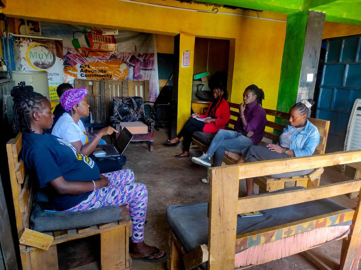 mukuruyouthI's tweet photo. Today we hosted the last local fund raising coaching session led by Mrs. Rhoda Mutiso from @KCDF. The LRF coaching has been very instrumental in what we do as an organization. Through this, we are able to to map organization, corporates and the community in terms of resources. 1/ https://t.co/Aemj3NZTrM