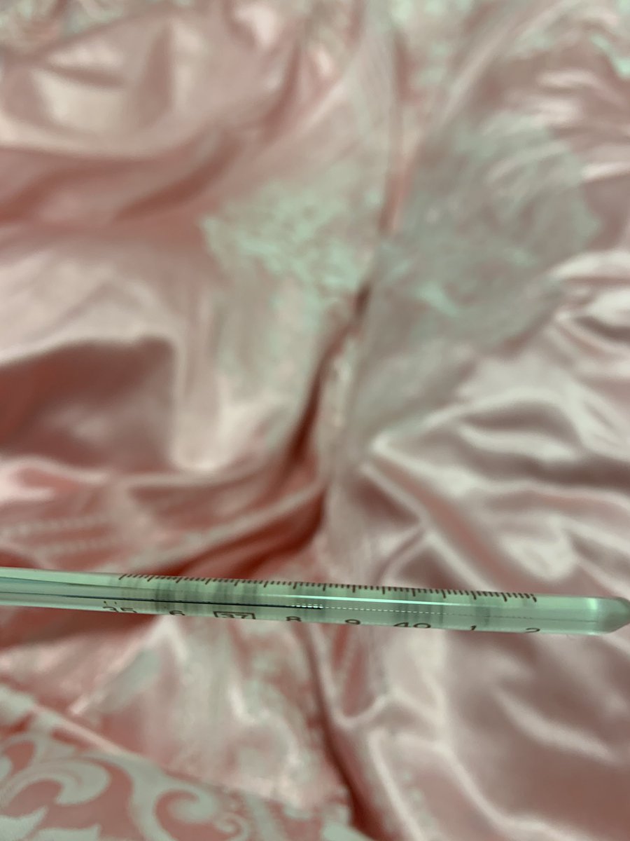 sullenhee's tweet photo. 我又不是烧杯，老是发烧🤒️ https://t.co/zGPxDbpvMB