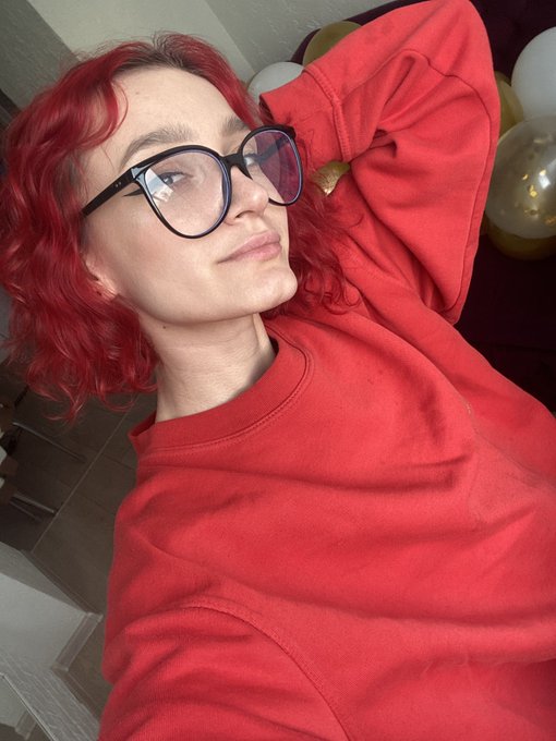 Так, как отстирать красную кофту от непонятных пятен ?! https://t.co/uAlPfLHNyx<a href="/tag/%D0%BD%D1%8E%D0%B4%D1%81%D0%BE%D1%87%D0%B5%D1%82%D0%B2%D0%B5%D1%80%D0%B3"class="tags"><span>#нюдсочетверг</span></a>