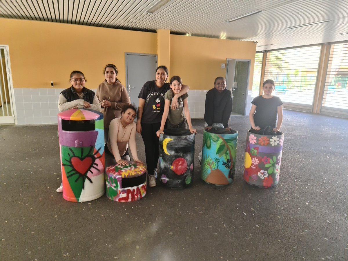 College_Jaubert's tweet photo. Plus de 100 élèves ont participé à l'Ecole ouverte du @College_Jaubert . 7 ateliers: Prépa Brevet, Découverte du Monde marin,Théâtre, Multisport, Création-Décoration, Sucré-Salé, Engagement-Citoyenneté https://t.co/098j0hfmWS
