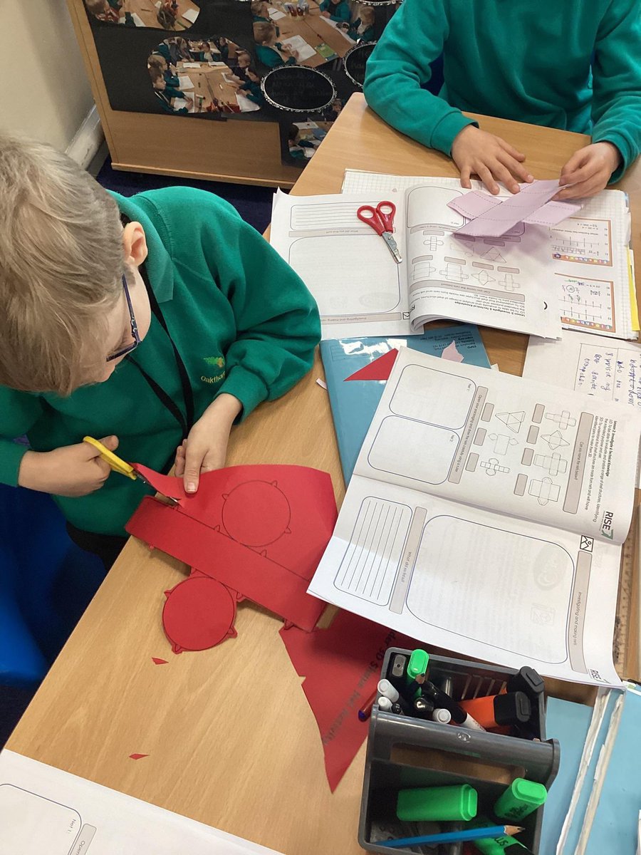 lynethgilman's tweet photo. @Rise_MAT linking Maths with Y3 D&amp;T learning about Shell Structures ‘Easter Packaging’ project @OakthorpeSchool  Fantastic use of technical vocabulary. @voice21oracy making sure everyone is listened to in the group - using sentence stems. https://t.co/JfPTdQPwTr