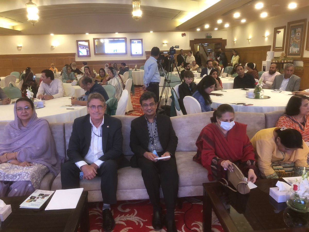Canada in Pakistan tweet media