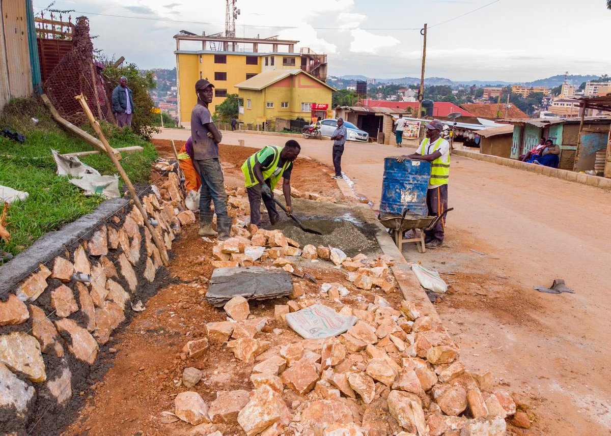 AfricaTembelea (@africatembelea) on Twitter photo The Kampala Capital City Authority Executive Director however, said that currently they are constrained by limited budget provisions.
"By December 2022, KCCA had recorded an area of 8,500 Square meters of potholes, spread across the five divisions," said <a href="/dorothykisaka/">Dorothy Kisaka</a> The Kampala Capital City Authority Executive Director however, said that currently they are constrained by limited budget provisions.
"By December 2022, KCCA had recorded an area of 8,500 Square meters of potholes, spread across the five divisions," said <a href="/dorothykisaka/">Dorothy Kisaka</a>