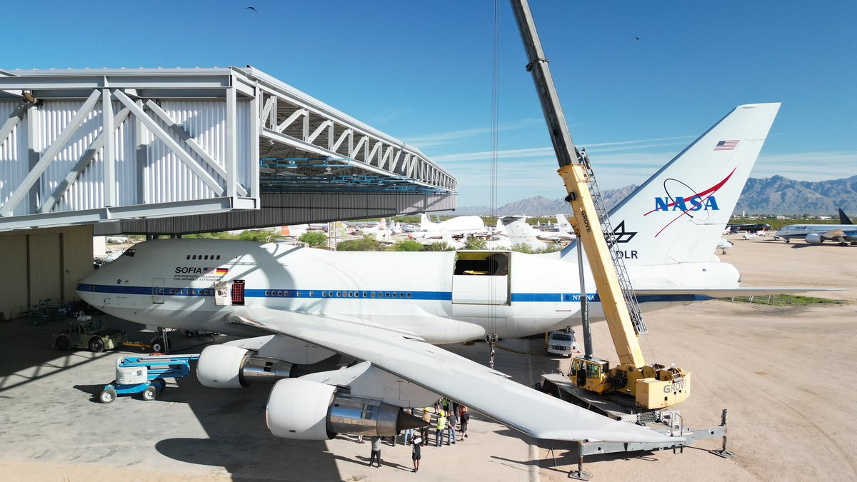 It’s lift day at Pima Air and Space for Sofia 747SP N747NA, the tertiary merrier assembly is being removed. #nasasofia #747sp #pimaairandspacemuseum #nasa #aviationsafari #aviationpreservation #boneyardsafari