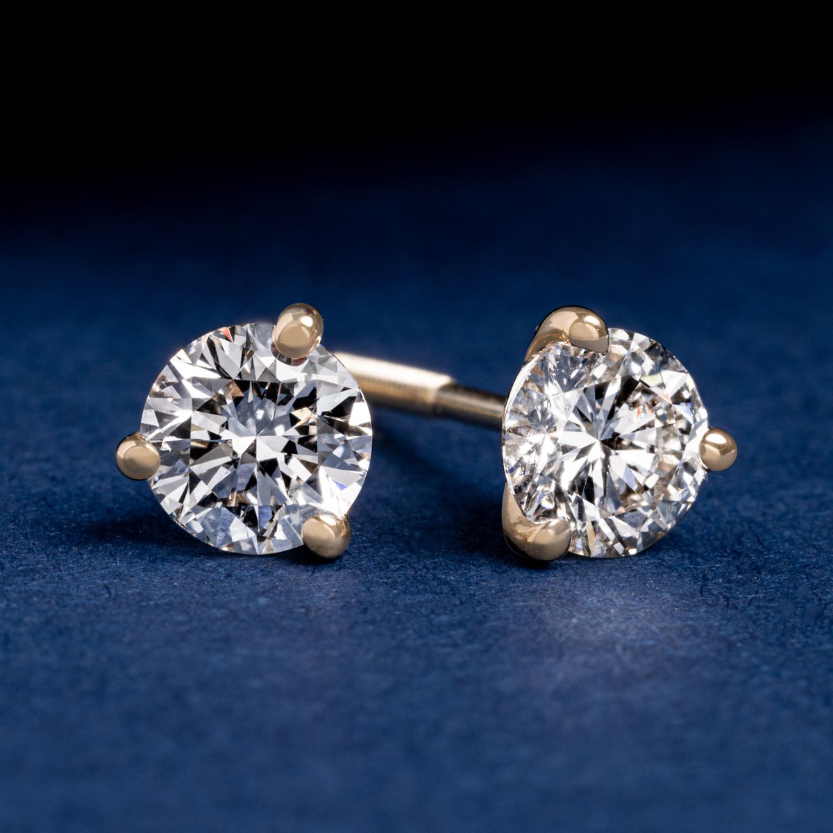 jedora's tweet photo. ๐GIVEAWAY๐
Want a chance to win these lab-grown diamond studs from Jedora? Enter the Distinguished Luxury giveaway for a chance to win over $2,300 in exclusive & elegant prizes: https://t.co/8VEHtQz1ih #FindKeepLove #Giveaway #Luxury https://t.co/4GmnL5M2Q9