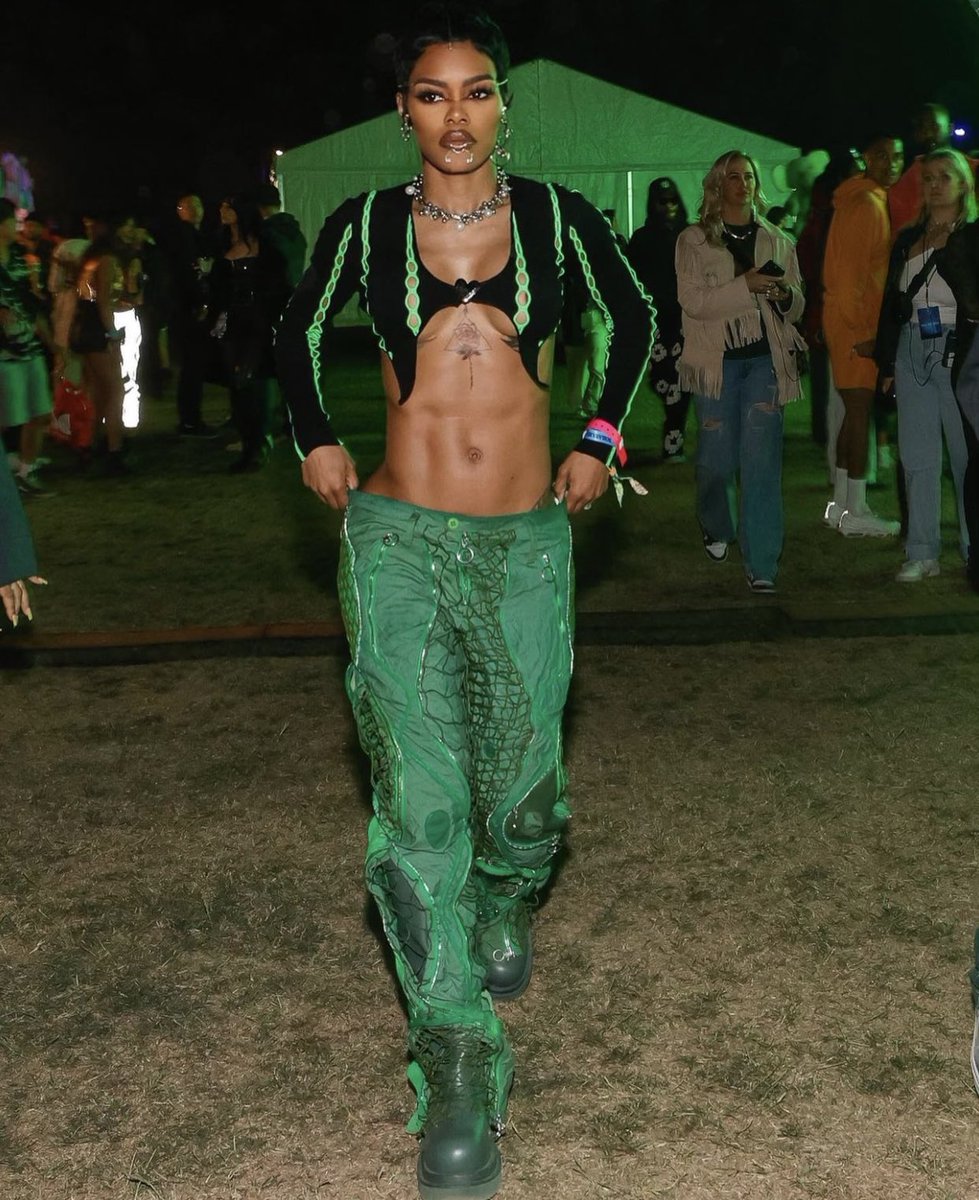.<a href="/TEYANATAYLOR/">TEYANA M.J. TAYLOR</a> serving body per usual at Coachella 💚

📸: <a href="/jenjphoto/">Jennifer Johnson</a>