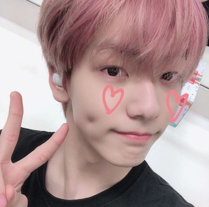 gy0th_'s tweet photo. D-3
》Hii I'm rii, 
• 03 liner, 
• she/her, 

☆ Shifted from @luvsbinn_ 

 : Not new to #kpoptwt or
   #stantwt 
♡Groups: TXT, BTS, SVT,
  TWICE, SSERA, NJNS

-> Looking for INTERACTIVE,
     funny and crackhead moots
  (mainly Moa).

Kindly like &amp; rt to help me find my moots https://t.co/E84riJzxT1