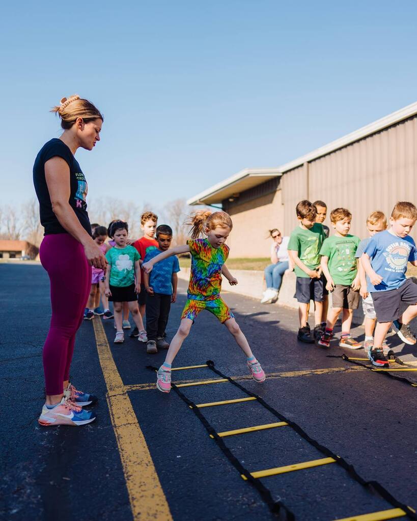 flowercityCF's tweet photo. We had the pleasure of having photographer @elimeletphotography attend some classes last Thursday. Here are some of his great photos from our CrossFit Kids class (post 2 of 2 of the kiddos). Huge shout out to our CF kids coaches (Sarah, Emily, Michelle &amp;… https://t.co/mTabSai5fD https://t.co/YsX7VsmynI