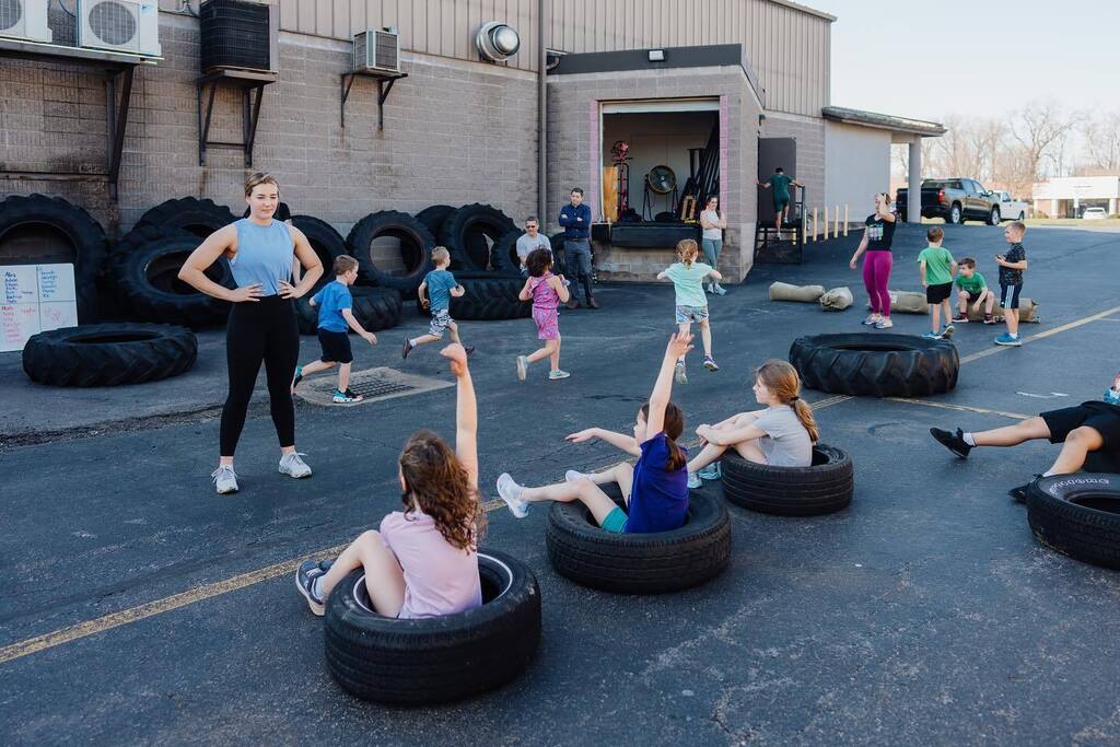 flowercityCF's tweet photo. We had the pleasure of having photographer @elimeletphotography attend some classes last Thursday. Here are some of his great photos from our CrossFit Kids class (post 1 of 2 of the kiddos). Huge shout out to our CF kids coaches (Sarah, Emily, Michelle &amp;… https://t.co/XIjUU9TKat https://t.co/6ETt40vvC4
