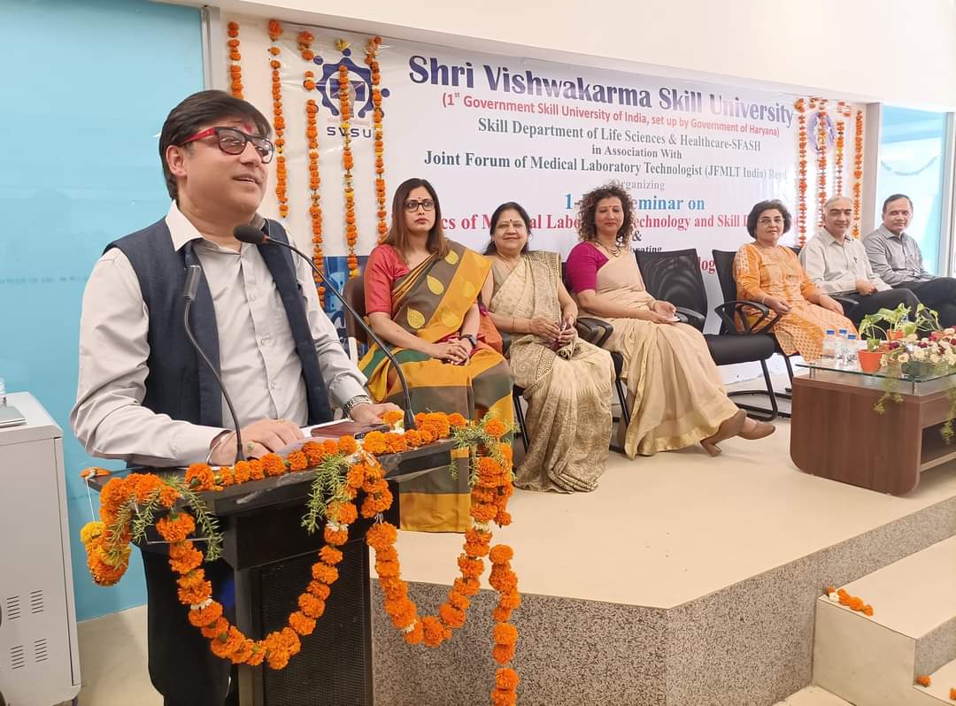 jfmltindia's tweet photo. नैतिक मूल्यों की परिधि में हो लाभ -डॉ.राज नेहरू
श्री विश्वक���्मा कौशल विश्वविद्यालय में मेडिकल लैब टेक्नोलॉजी डे के उपलक्ष्य में आयोजित हुआ समारोह
पलवल। विश्वविद्यालय के कुलपति डॉ. राज नेहरू ने कहा कि चिकित्सा के क्षेत्र में नैतिक मूल्य नितांत आवश्यक हैं।
@rajnehru33
@svsuindia https://t.co/6LH4DUdAjy