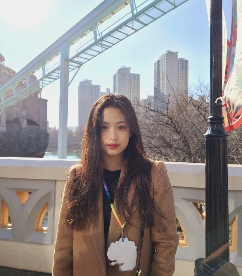 AHYLOOKS's tweet photo. she’s so stunning https://t.co/hVPlZJhvKf