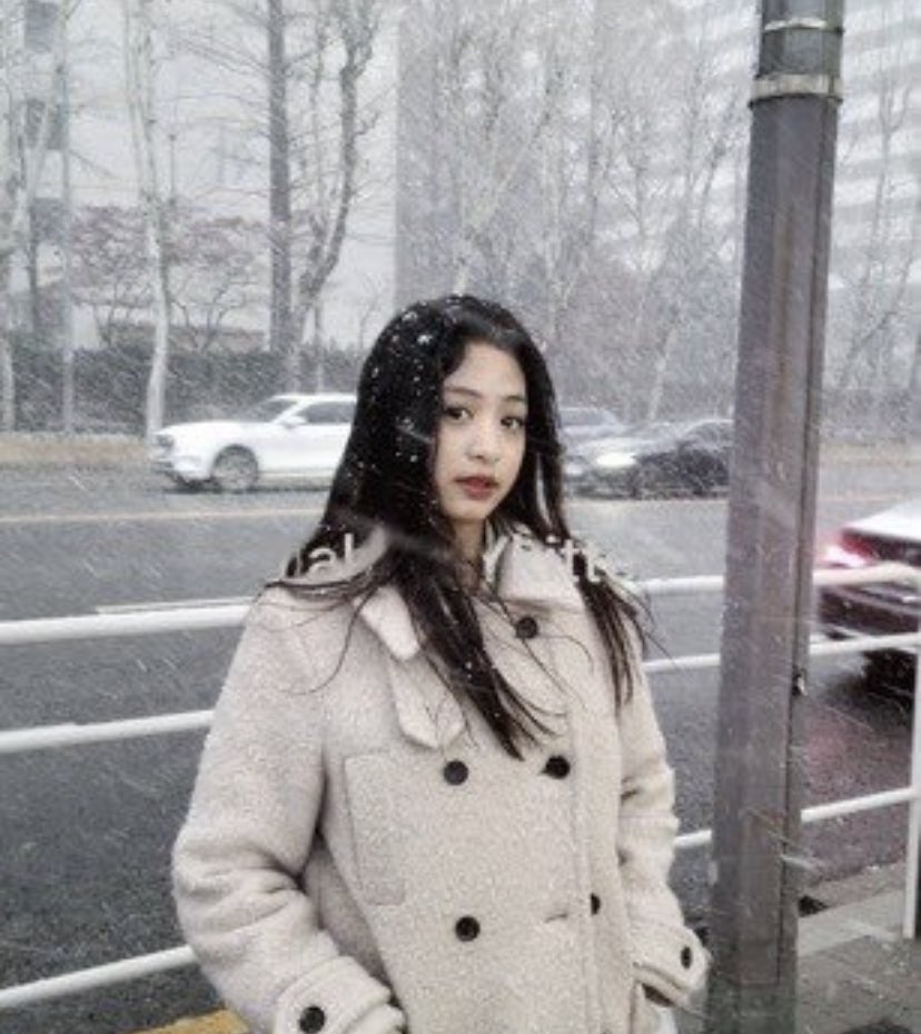 AHYLOOKS's tweet photo. she’s so stunning https://t.co/hVPlZJhvKf