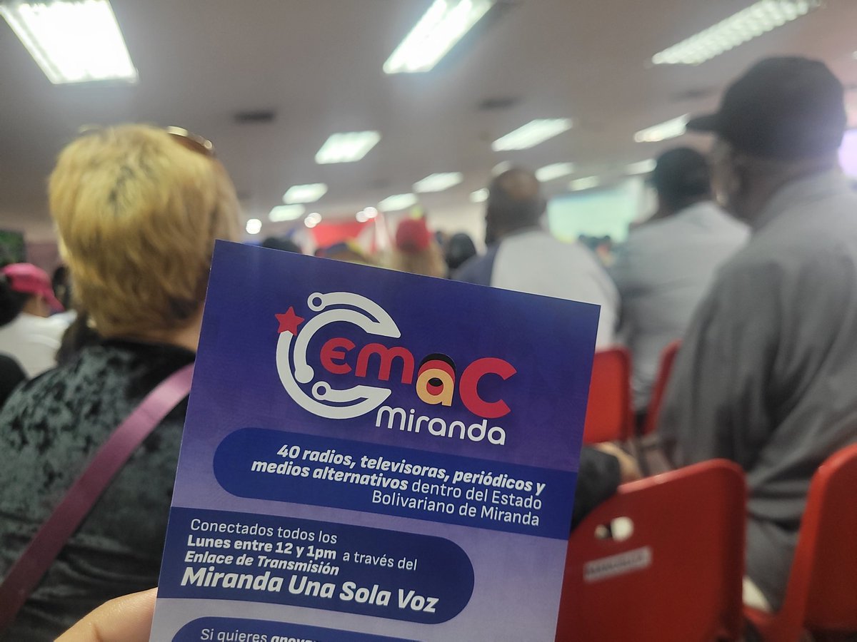 Desde la sede del Ministerio de 
@TransporteGobVe se desarrolla el Encuentro Desafíos de la Comunicación Popular, organizado por @cmacmiranda el cual tiene como objetivo fortalecer los @macomunitarios de la Región Central.

#VenezuelaUnaSolaVoz
#RevoluciónÉtica