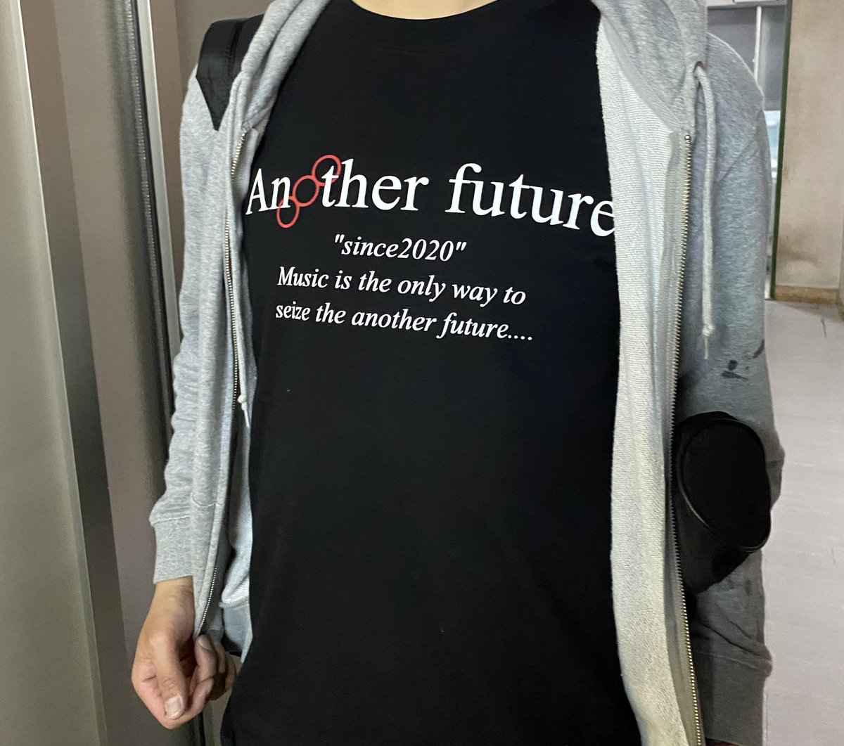 39mm10's tweet photo. ついにアナフューT��ャツが完成！
みんなでお揃いでのライブが楽しみです！
少々お高いですが、、、
希望あれば一般販売注文承ります
購入希望はDM下さい！
⁡
2023/4/30 Sunday
⁡
MUSEUM CAFE VINTAGE
『春眠暁に怯えず。』
⁡
セットリスト一新
定番のオリジナルとB'zの名曲やります！ https://t.co/p3RHt2stwF