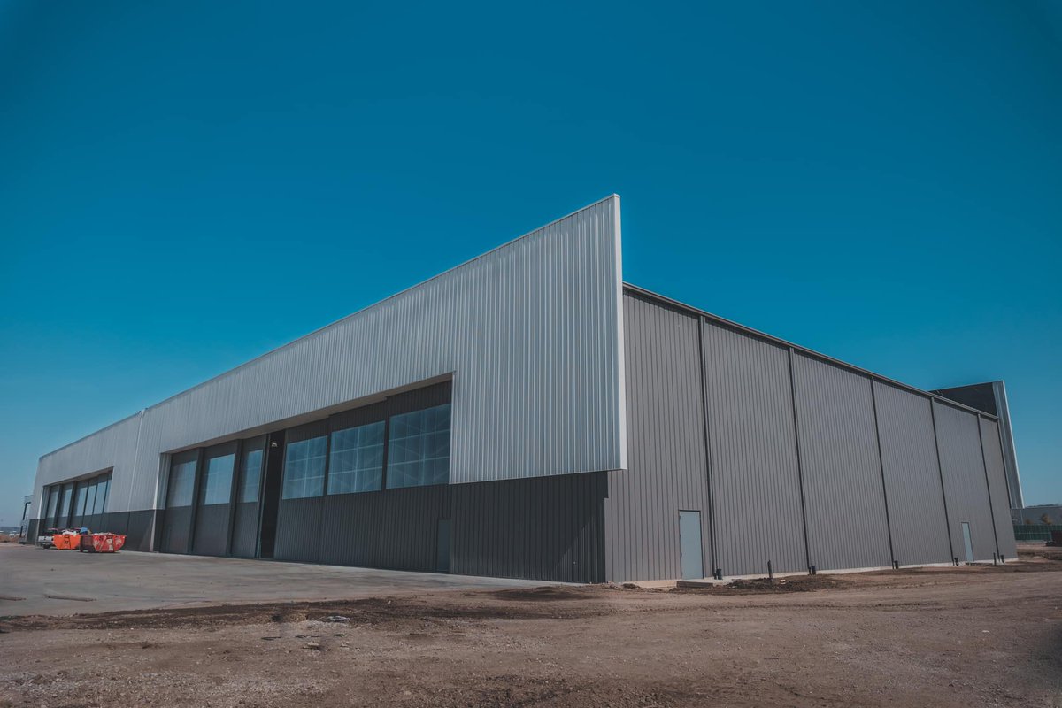 JetLinxAviation's tweet photo. Our friends at @RoncoOmaha recently shared an update on the new Jet Linx Omaha private terminal. Opening later this year, the terminal will offer 70,000 sq. ft. of space for Jet Linx Members & Aircraft Owners to unwind during their travels. #TakeFlightTuesday #JetLinxOmaha https://t.co/0JLvUesneA