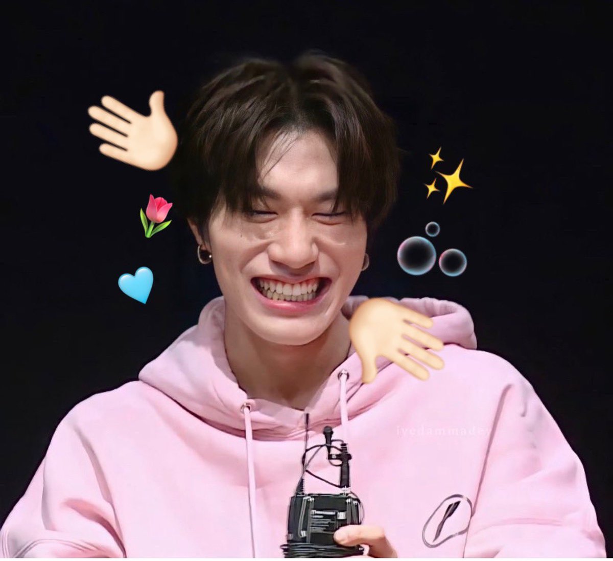 Pakmood1's tweet photo. ตะตุ๋ง เยมเยมมาแน้วกั๊บ ✋🏻🌷🩵
#BANGYEDAM https://t.co/JsmLlYSIlW