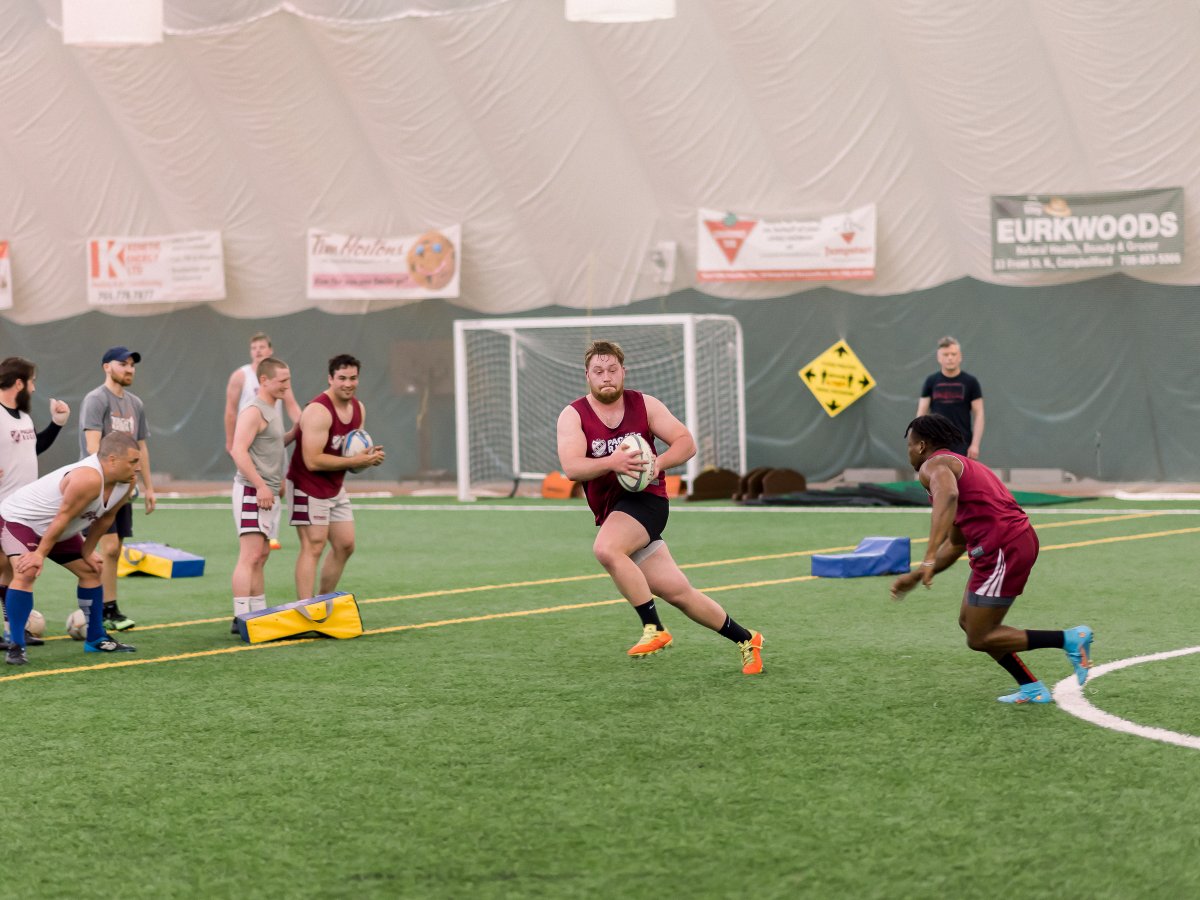 This weekend marked the last of the indoor practice sessions for our senior men's and women's programs. 
Players are working hard on fitness and skill to prepare for the upcoming season... which is not far away! 
Registration for the 2023 is now OPEN. 
🔗 bit.ly/3mMcxvt