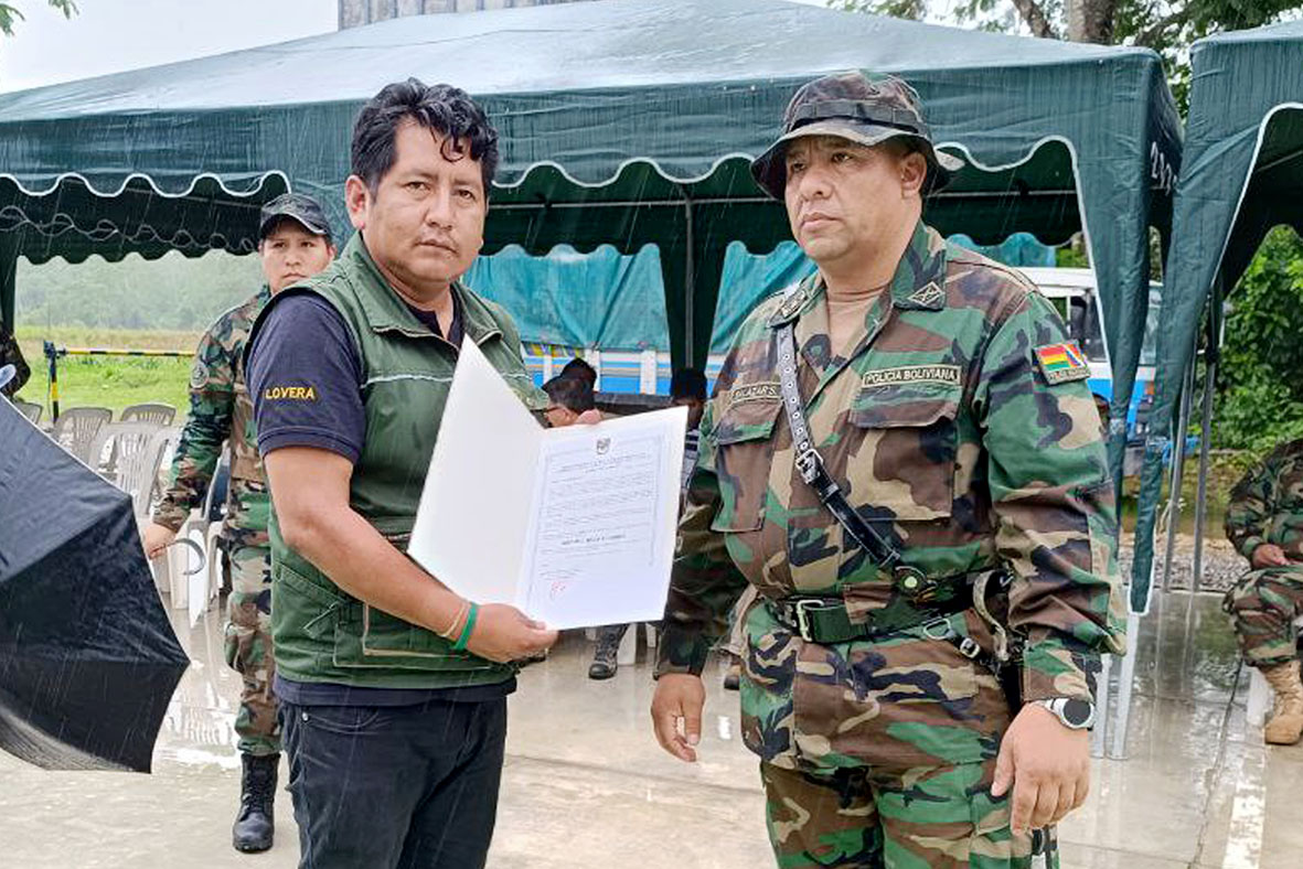 arlemlovera82's tweet photo. Participamos del XXV aniversario del Componente Policial de la Fuerza de Tarea Conjunta (FTC). Valoramos su tarea de brindar seguridad y resguardo al personal militar y civil que trabaja en la racionalización y erradicación de cultivos de hoja de coca excedentaria.
#ArlemLovera https://t.co/xRjAOWgF05