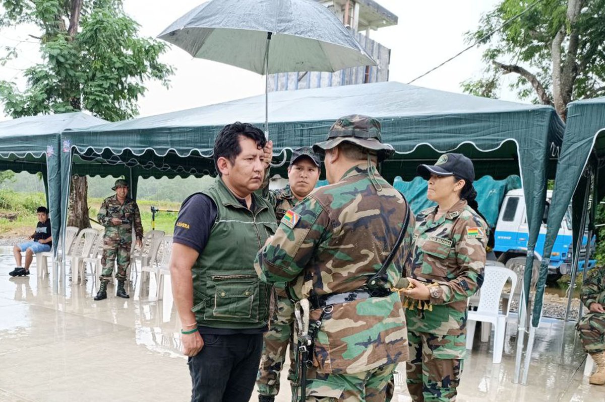 arlemlovera82's tweet photo. Participamos del XXV aniversario del Componente Policial de la Fuerza de Tarea Conjunta (FTC). Valoramos su tarea de brindar seguridad y resguardo al personal militar y civil que trabaja en la racionalización y erradicación de cultivos de hoja de coca excedentaria.
#ArlemLovera https://t.co/xRjAOWgF05