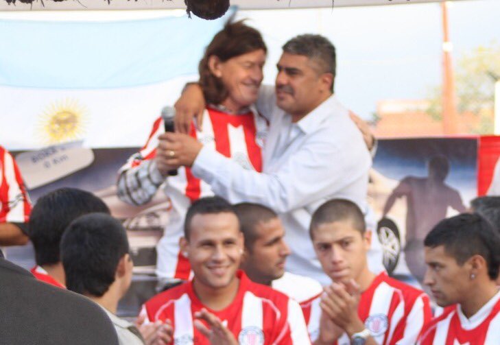 tapiachiqui's tweet image. Un día como hoy, hace 13 años, celebre el ascenso a la B Metro con Barracas Central. Esa tarde disfruté mi primer título como dirigente.🏆Hace 4 meses levantamos la copa del mundo, para alegría de un país entero. Cambiaron muchas cosas. La esencia es la misma. Vamos por más!!