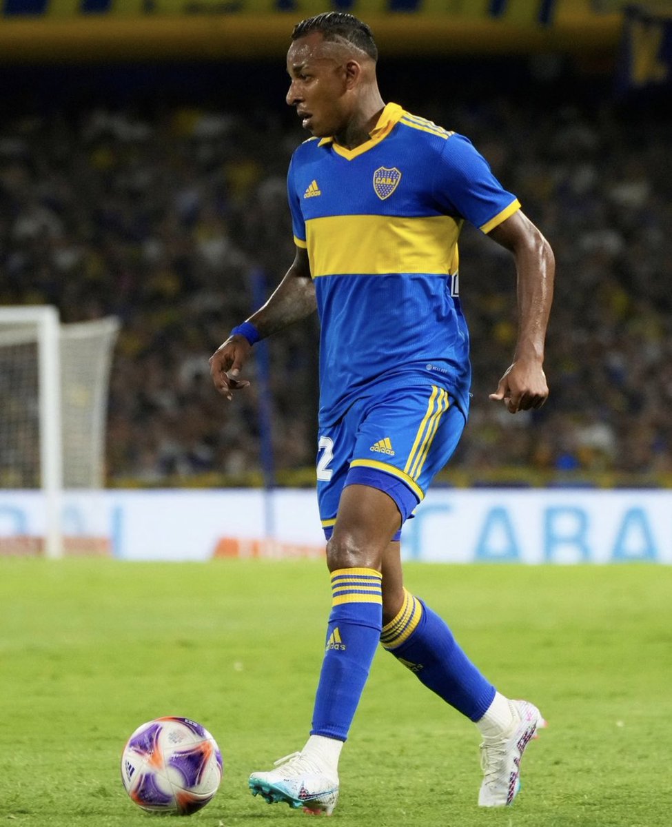 la12tuittera's tweet photo. AHORA |

Hay muchas chanches que #Villa sea TITULAR vs Dep. Pereira. 

Anoche el jugador se comprometió con Almirón a que jugará esta noche.  
Lo esperará hasta que Boca ingrese al vestuario de La Bombonera.

ℹ️ #ESPNF90 https://t.co/tt6RWDtToo