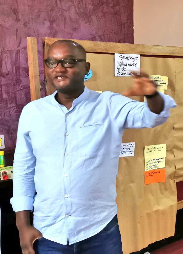 🌿 IITA AG Strategy 🔬

Leonard RUSINAMHODZI explains to an attentive group of senior #IITA scientists the successes achieved &amp; challenges faced in the work of #CGIAR Resilient Agrifood Systems (RAFS) teams of IITA. A key finding has been to bundle solutions to ease farmer access