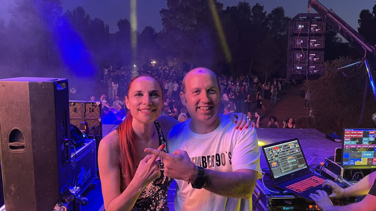 djmonicax's tweet photo. ❌❤️💋 Por primera vez en #Barxeta, muchas gracias a la organización por el #Festival #BarxetaPasqüera donde lo pasamos en grande junto al resto de DJs: #JoseMansanet #JoseColl #CoquiSelection
#Valencia #DJ #DJane #MonicaX #djmonicax #Remember https://t.co/oRU0WF3qGk