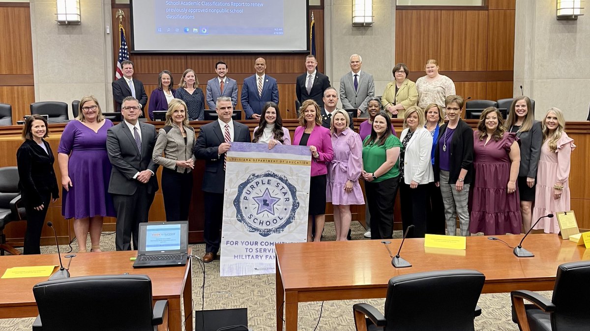 It was an honor to recognize Louisiana’s first set of Purple Star Schools. ⭐️⭐️⭐️

These schools go above and beyond to support military families in their communities.  🇺🇸🇺🇸🇺🇸

#laed #lagov