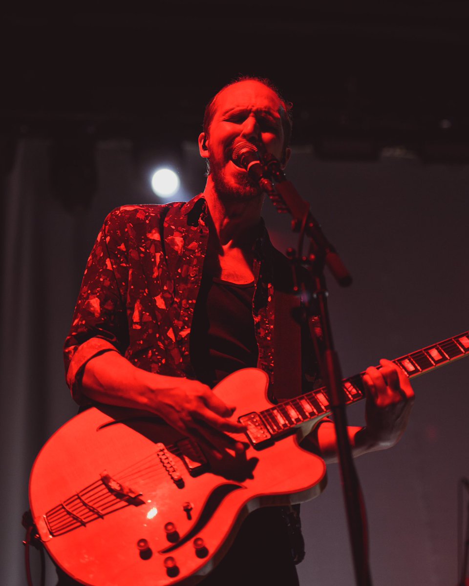 NXNewcastle's tweet photo. Back to the start ⚡️
@Razorlight in motion captured by resident LIVE photographer @jaydawson__
Another for the books.
Now tell me which way is out.
#NX #LIVE #RECAP #RAZORWHAT! https://t.co/4NOCsgFl47