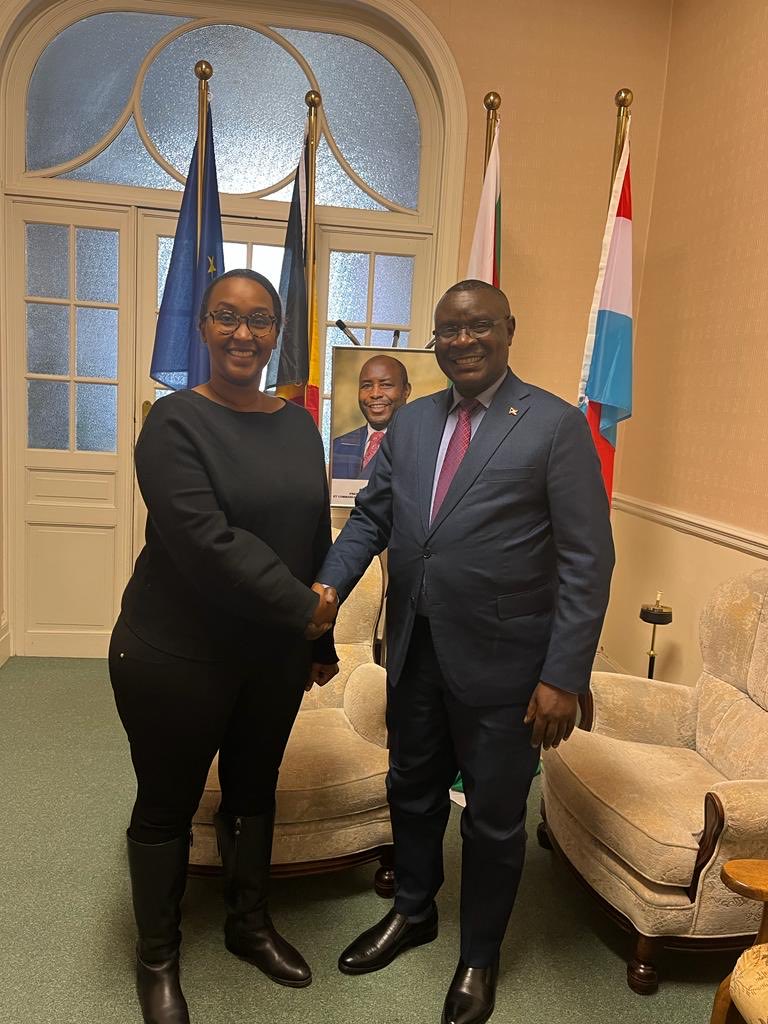 NtahirajaThren1's tweet photo. Ce 18/4/2023, j’étais ravi d’échanger avec Mme Karen KANEZA, Vice-Présidente du Forum de la Jeunesse africaine en Europe et Cheffe du Cabinet de l’Echevin chargé de la coopération internationale à Ixelles, sur l’encadrement de la jeunesse en entreprenariat ⁦@NtareHouse⁩ 🇧🇮 https://t.co/ls11JCUrYR