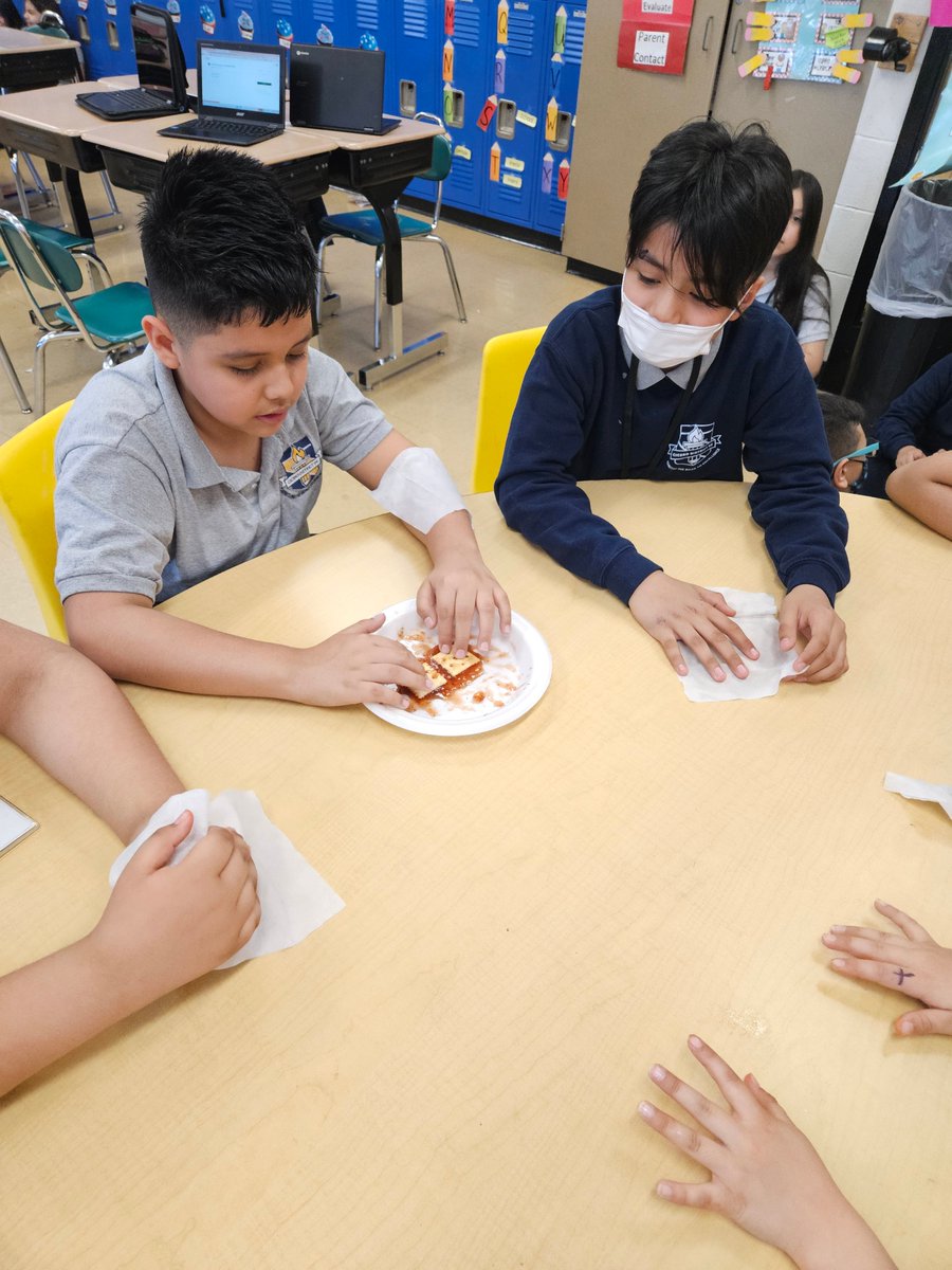 🌋

Students in Mrs. Romanelli's class at Wilson were "movin &amp; groovin" during their plate tectonic experiment

The class explored convergent &amp; divergent plate boundaries &amp; made observations on how tectonics impact earthquakes &amp; volcanic eruptions using graham crackers &amp; toppings