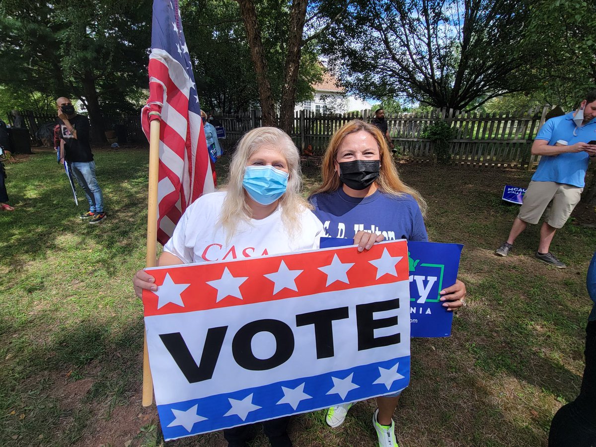 IvaniaCastill17's tweet photo. Here in #PrinceWilliamCounty We had to pay a high price for #Democracy we fought and defended ourselves against #Republicans like #Corey_Stewart Who deported thousands of our brothers Undocumented with the law 287g Thanks to @guzman4virginia #VoteEarlyDay ๐ณ https://t.co/uMr6RzCB0QรN ๐