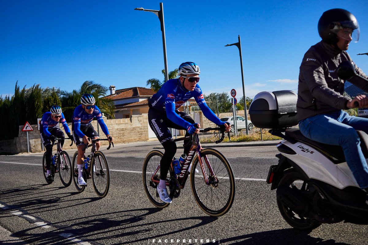 AlpecinPT's tweet photo. These weeks of the Ardennes Classics are an intensive period for our cyclists. To deliver our best performance it's important to maintain good health.
That's why our riders use the high-quality supplements of @Virtuoossport
#AlpecinDeceuninck #Virtuoos https://t.co/t2lljvX4nA