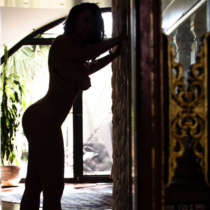 Give light to the photo and watch me naked 👉 Check my OF profile: https://t.co/dvEKR9a9Py https://t.<a href="/tag/sex"class="tags"><span>#sex</span></a><a href="/tag/bondage"class="tags"><span>#bondage</span></a>