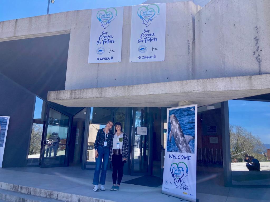 claver_cristina's tweet image. 🐋 Here we are!! Very nice to meet @lebon_myriam, a @AzWhaleLab member and friend at #ecsconference2023 #ECS2023